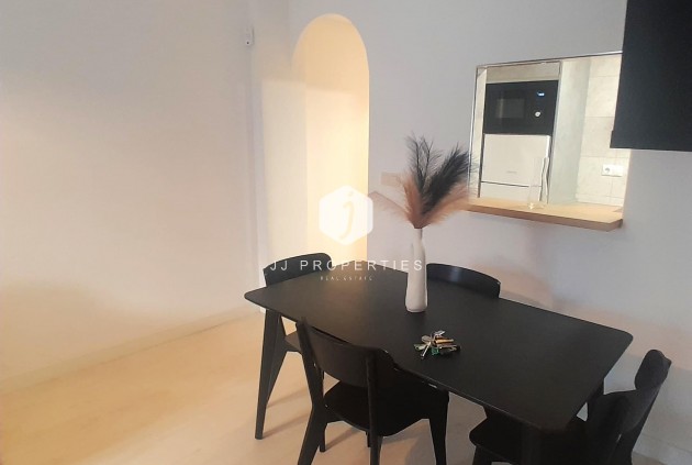 Resale - Apartment / flat -
Torrevieja - Centro
