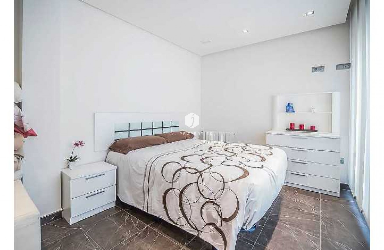 Resale - Chalet -
Guardamar del Segura - Costa Blanca