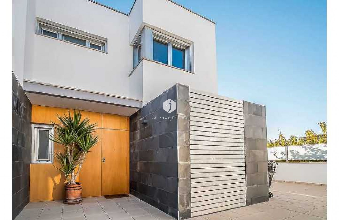 Resale - Chalet -
Guardamar del Segura - Costa Blanca