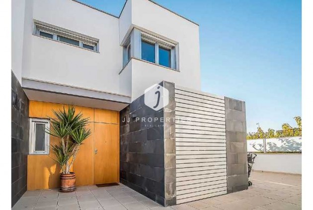 Resale - Chalet -
Guardamar del Segura - Costa Blanca