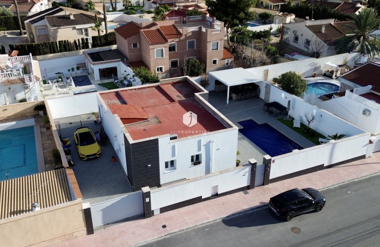 Resale - Villa -
Rojales - Inland
