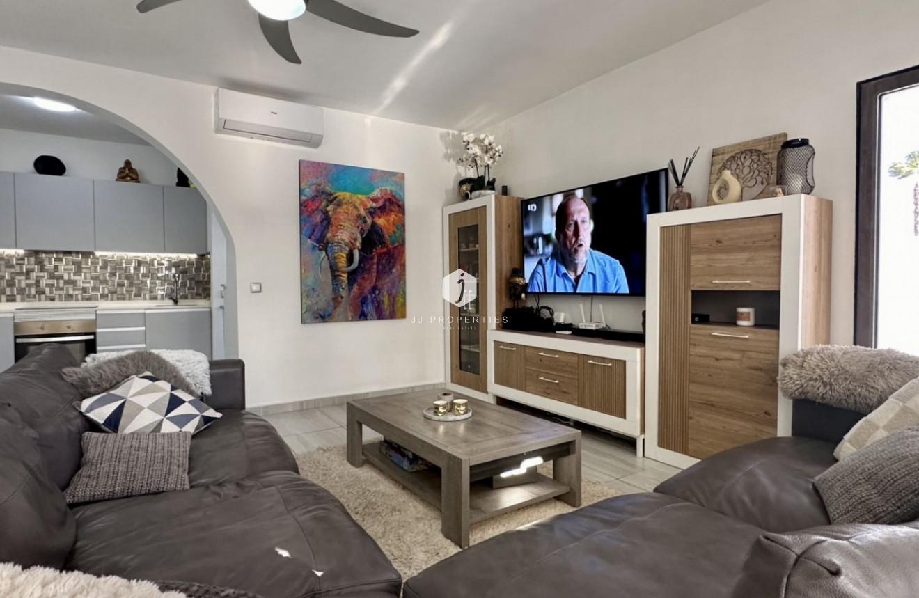 Resale - Villa -
Rojales - Inland