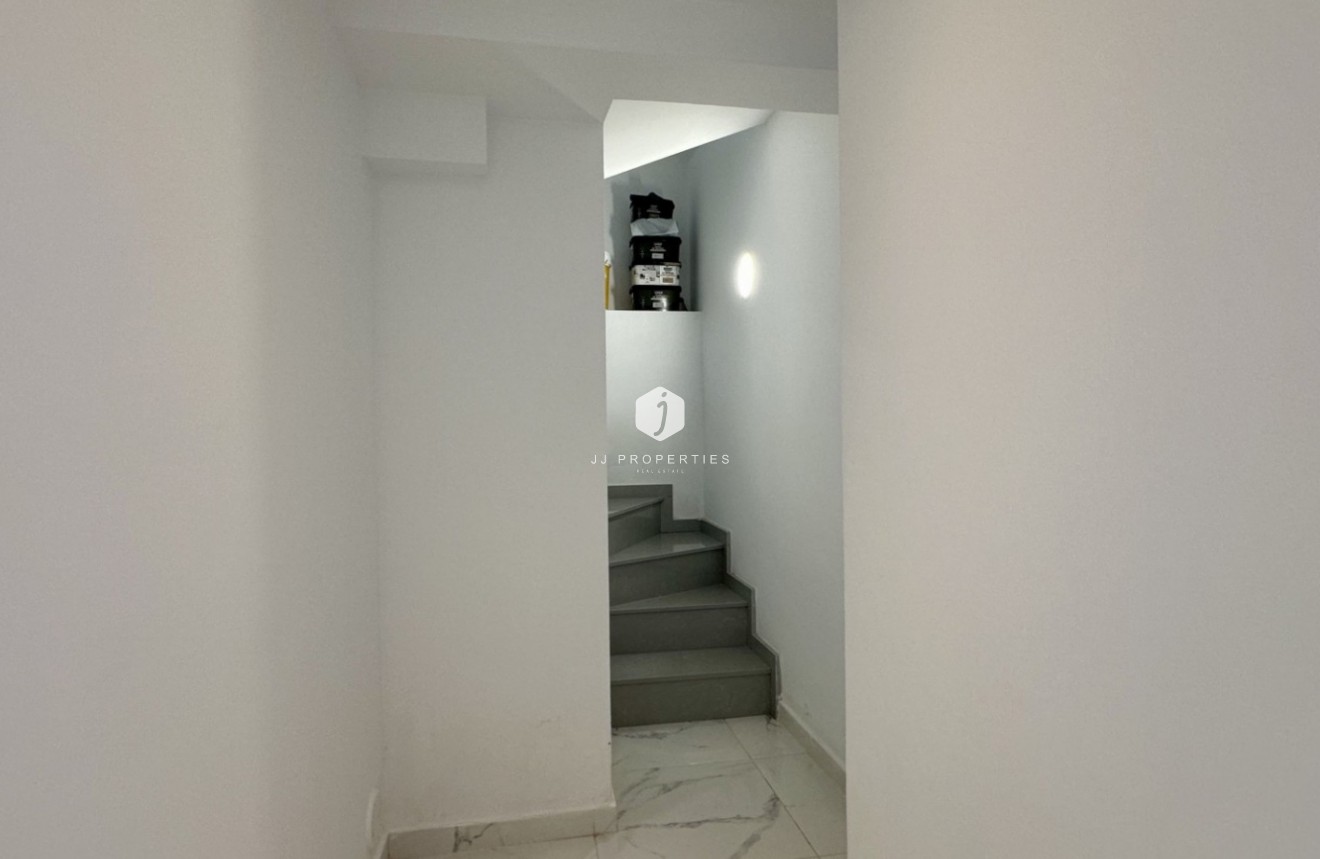 Resale - Villa -
Rojales - Inland