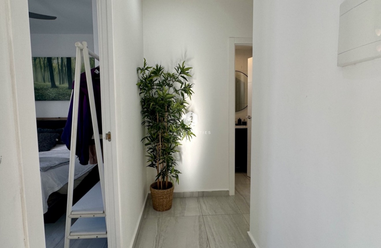 Resale - Villa -
Rojales - Inland