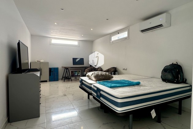 Resale - Villa -
Rojales - Inland