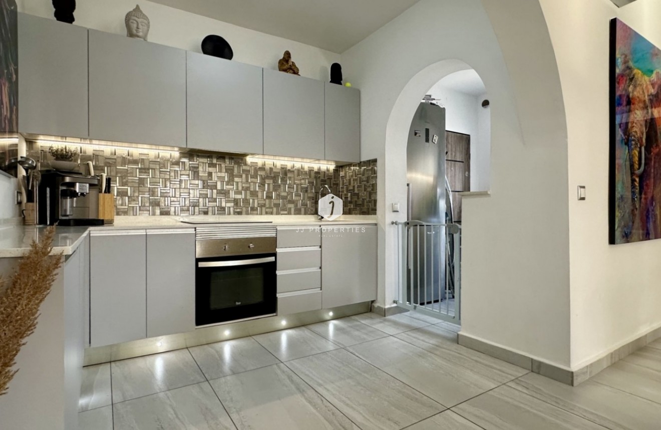 Resale - Villa -
Rojales - Inland