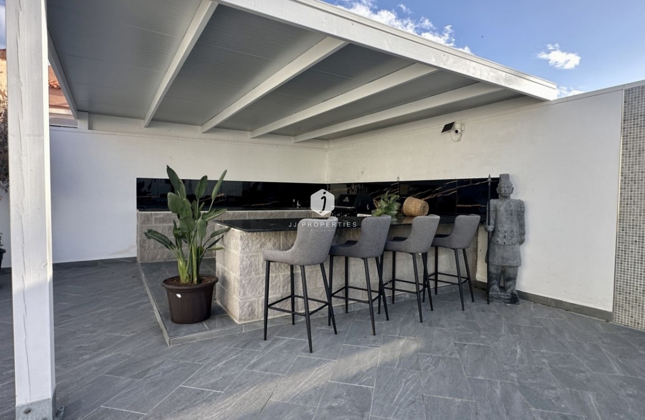 Resale - Villa -
Rojales - Inland