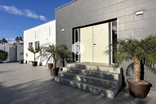 Resale - Villa -
Rojales - Inland