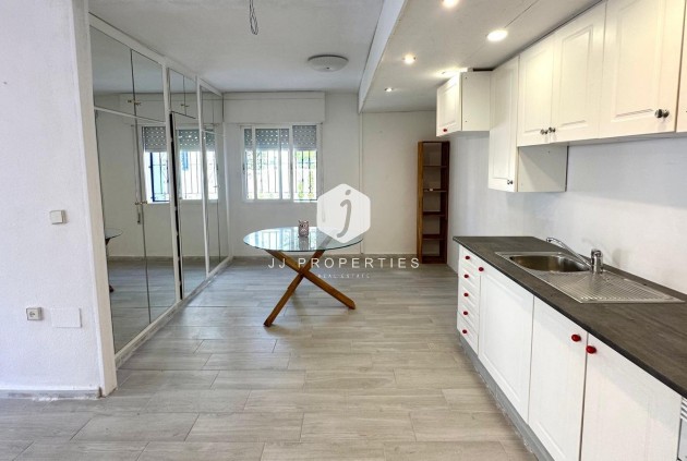 Resale - Chalet -
Torrevieja - Carrefour