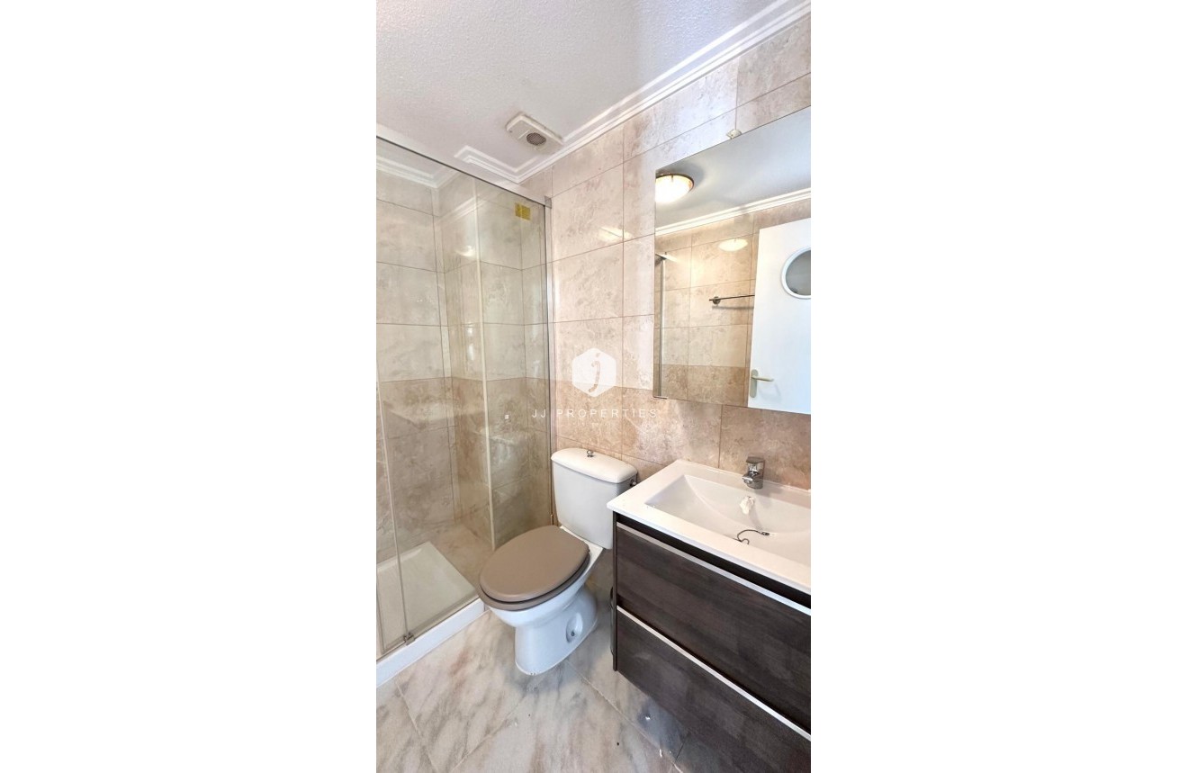 Resale - Chalet -
Torrevieja - Carrefour