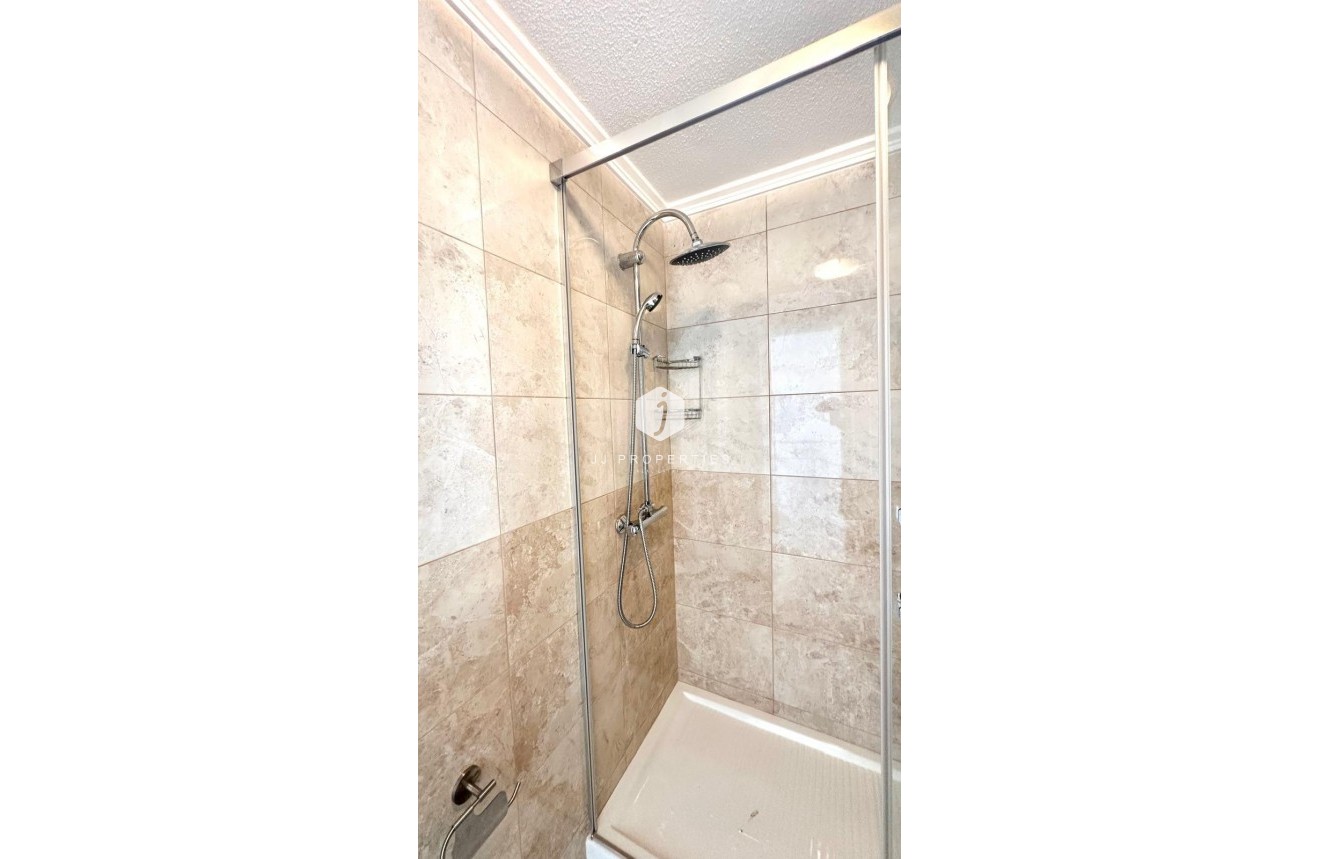 Resale - Chalet -
Torrevieja - Carrefour