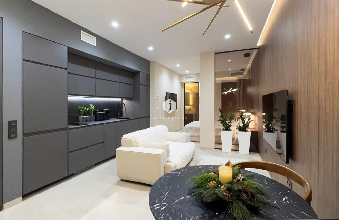 Resale - Apartment / flat -
Torrevieja - Playa de los Locos