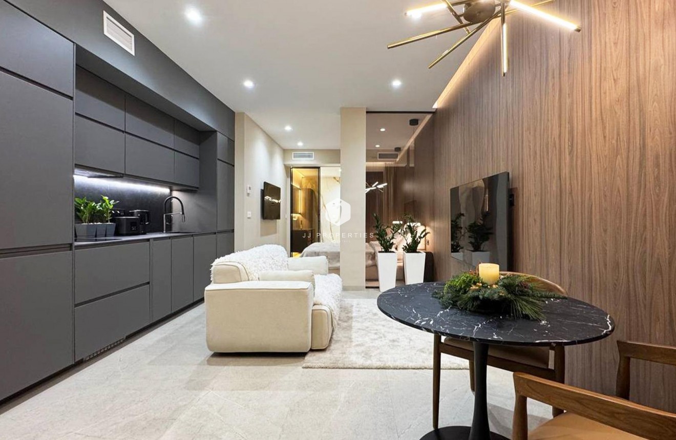 Resale - Apartment / flat -
Torrevieja - Playa de los Locos