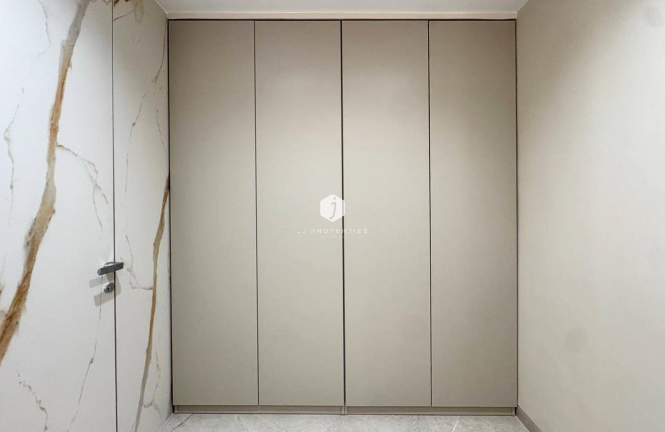 Resale - Apartment / flat -
Torrevieja - Playa de los Locos