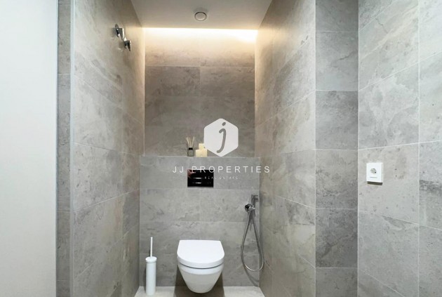 Resale - Apartment / flat -
Torrevieja - Playa de los Locos