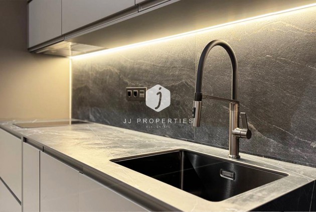 Resale - Apartment / flat -
Torrevieja - Playa de los Locos