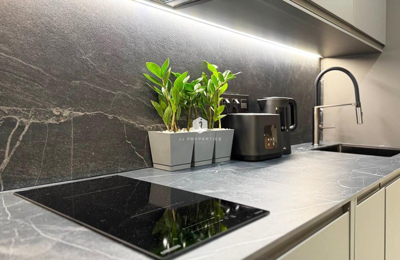 Resale - Apartment / flat -
Torrevieja - Playa de los Locos