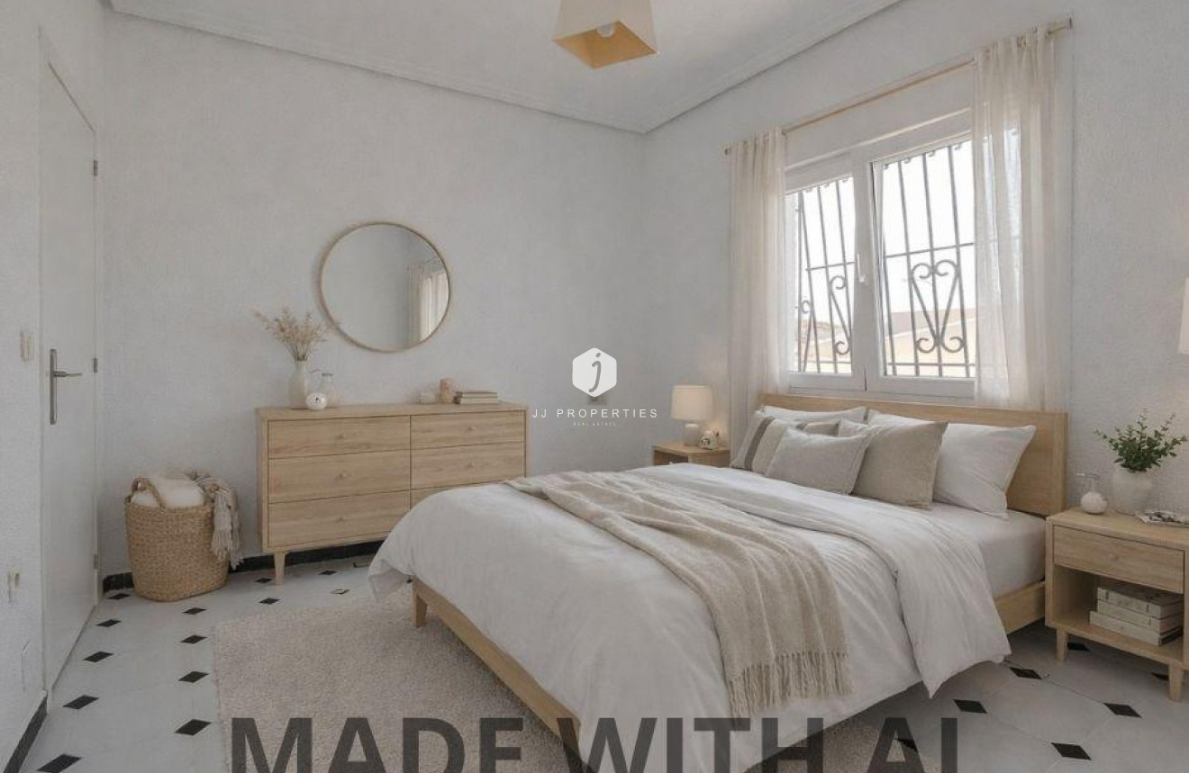 Resale - Chalet -
Torrevieja - La Siesta - El Salado - Torreta