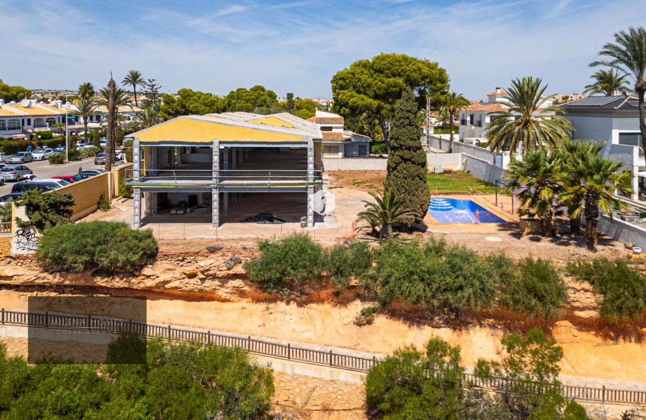 D'occasion - Villa -
Cabo Roig