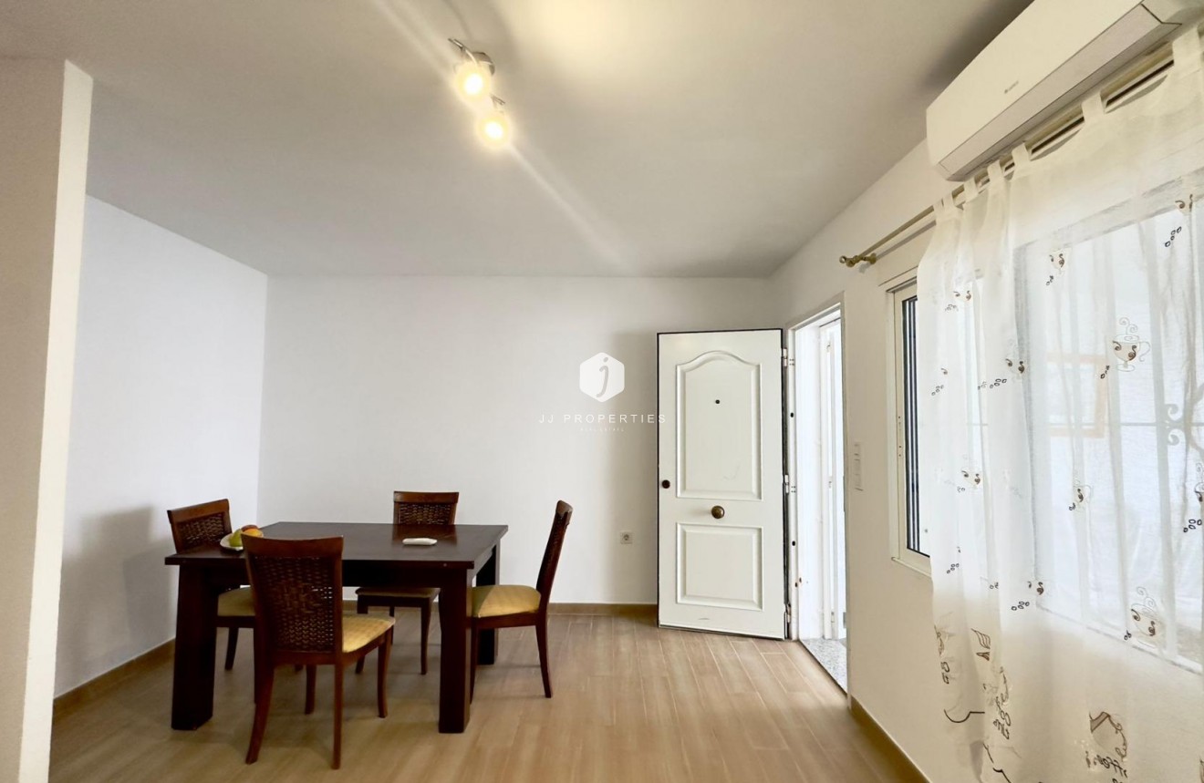 Resale - Bungalow -
Torrevieja - El Limonar