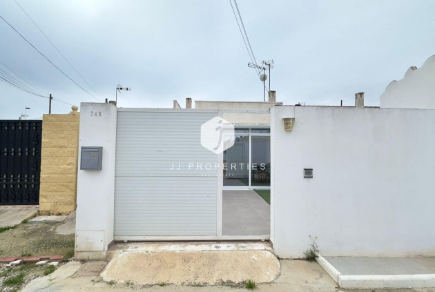 Resale - Bungalow -
Torrevieja - El Limonar