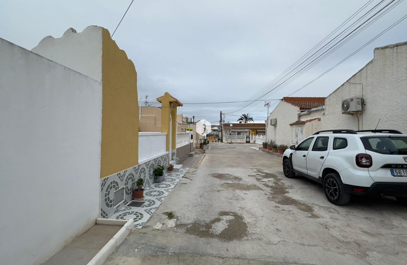 Resale - Bungalow -
Torrevieja - El Limonar