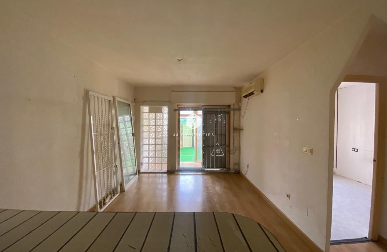 Resale - Bungalow -
Torrevieja - Torretas