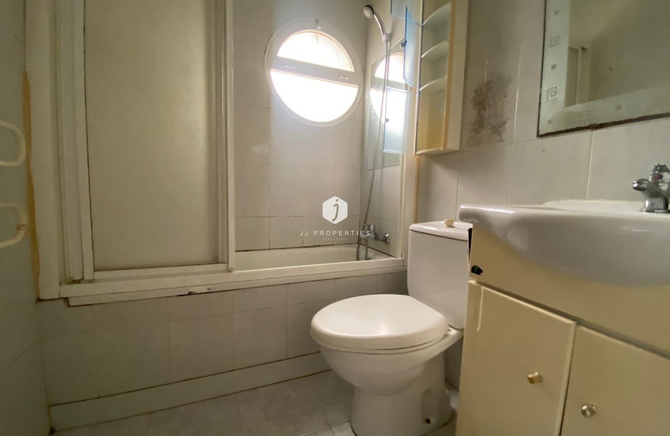 Resale - Bungalow -
Torrevieja - Torretas