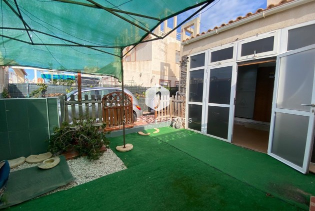 Resale - Bungalow -
Torrevieja - Torretas