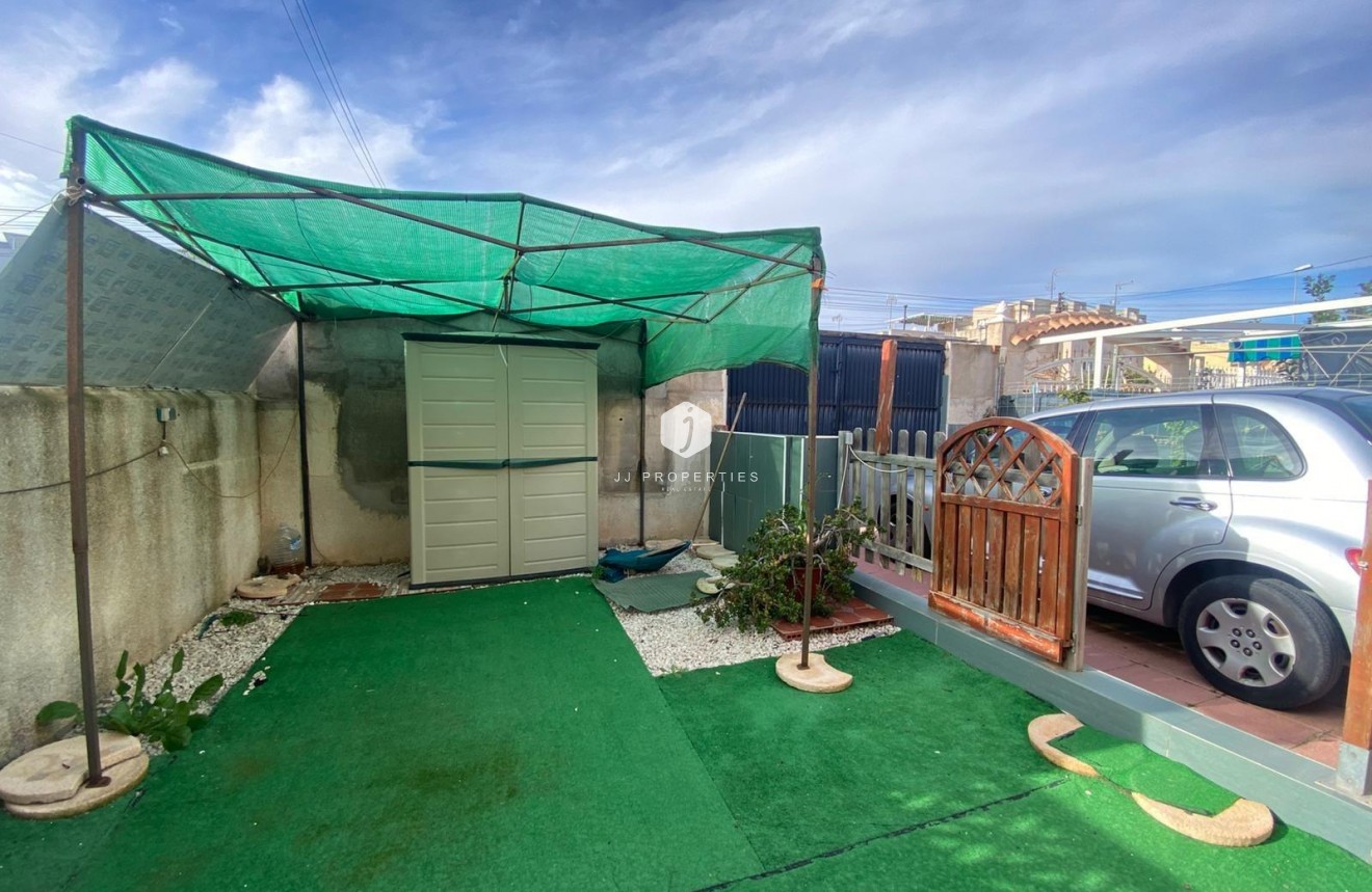 Resale - Bungalow -
Torrevieja - Torretas