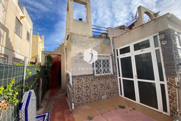 Resale - Bungalow -
Torrevieja - Torretas
