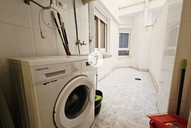 Resale - Apartment / flat -
Torrevieja - Estacion de autobuses