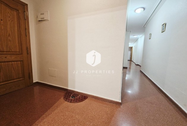 Resale - Apartment / flat -
Torrevieja - Estacion de autobuses