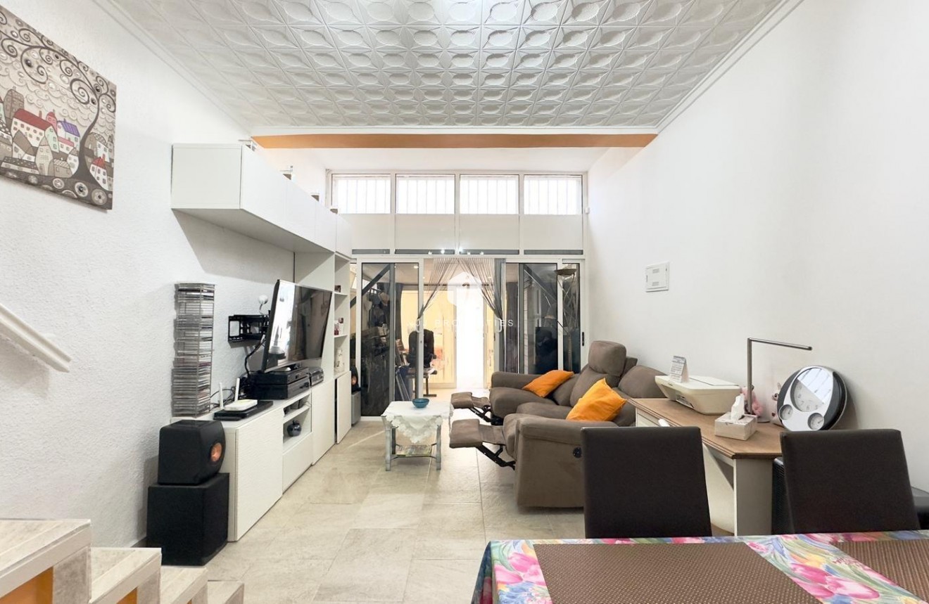 Resale - Chalet -
Torrevieja - La Siesta - El Salado - Torreta