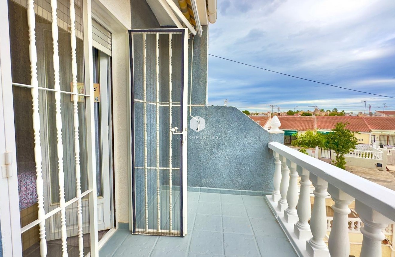 Resale - Chalet -
Torrevieja - La Siesta - El Salado - Torreta