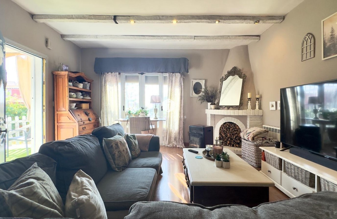 Resale - Villa -
Torrevieja - Torreblanca