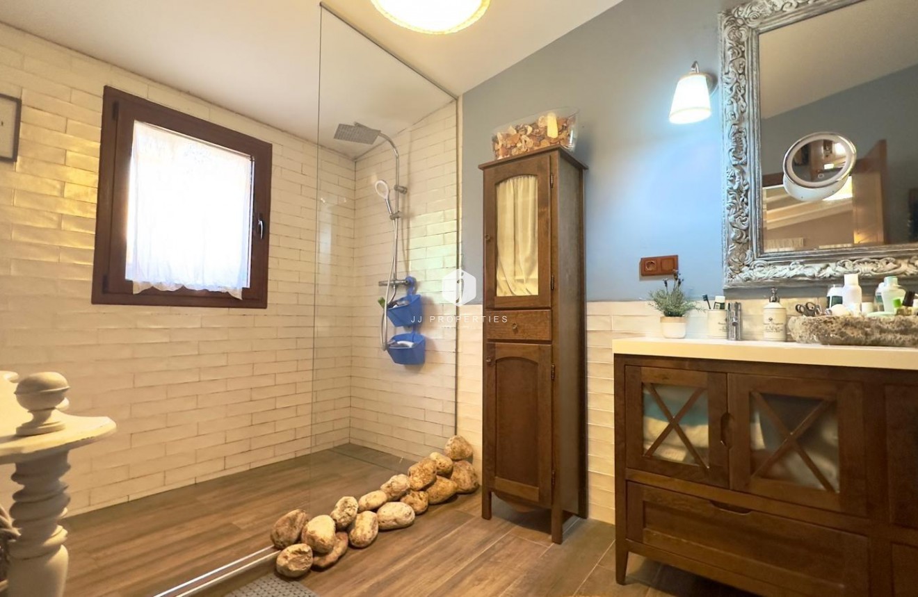 Resale - Villa -
Torrevieja - Torreblanca