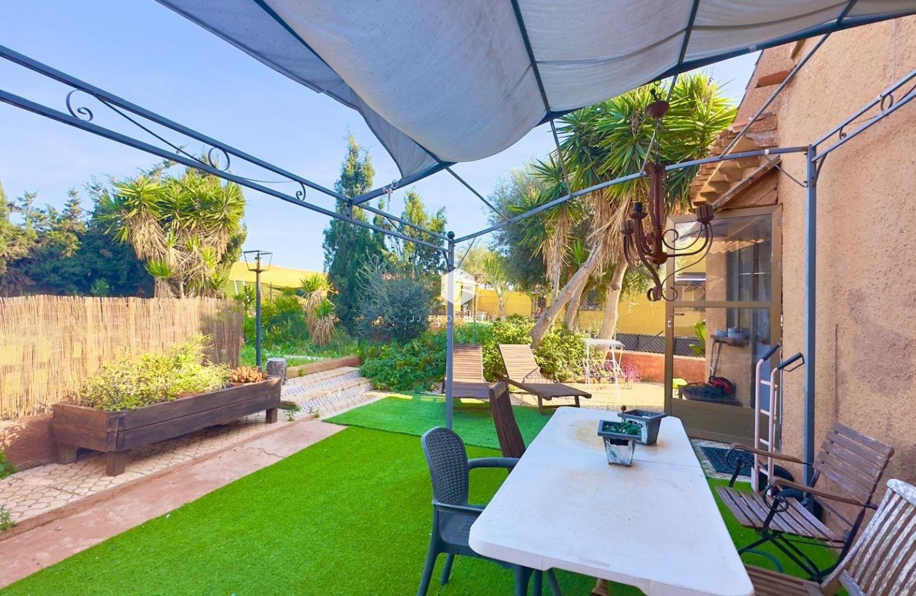 Resale - Villa -
Torrevieja - Torreblanca