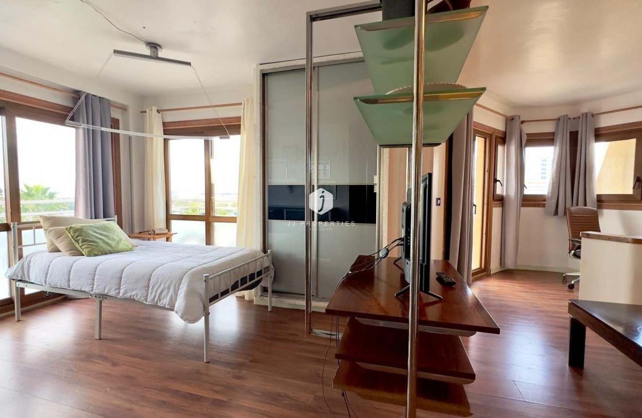 Tweedehands - Appartement / flat -
Torrevieja - La veleta