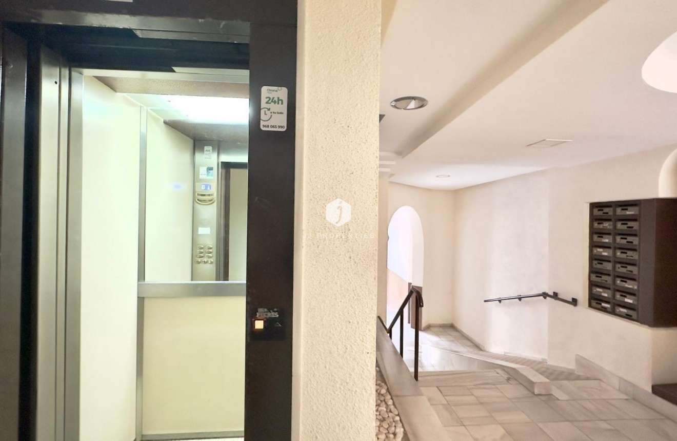 Tweedehands - Appartement / flat -
Torrevieja - La veleta