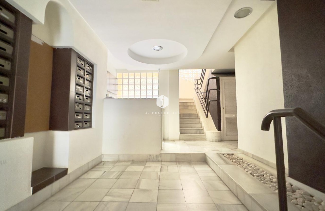 Tweedehands - Appartement / flat -
Torrevieja - La veleta