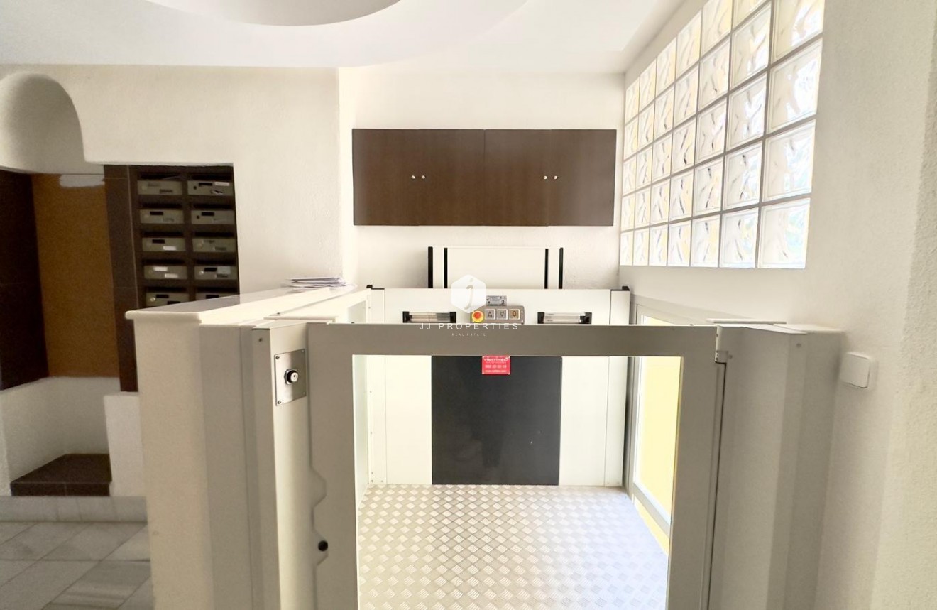 Tweedehands - Appartement / flat -
Torrevieja - La veleta