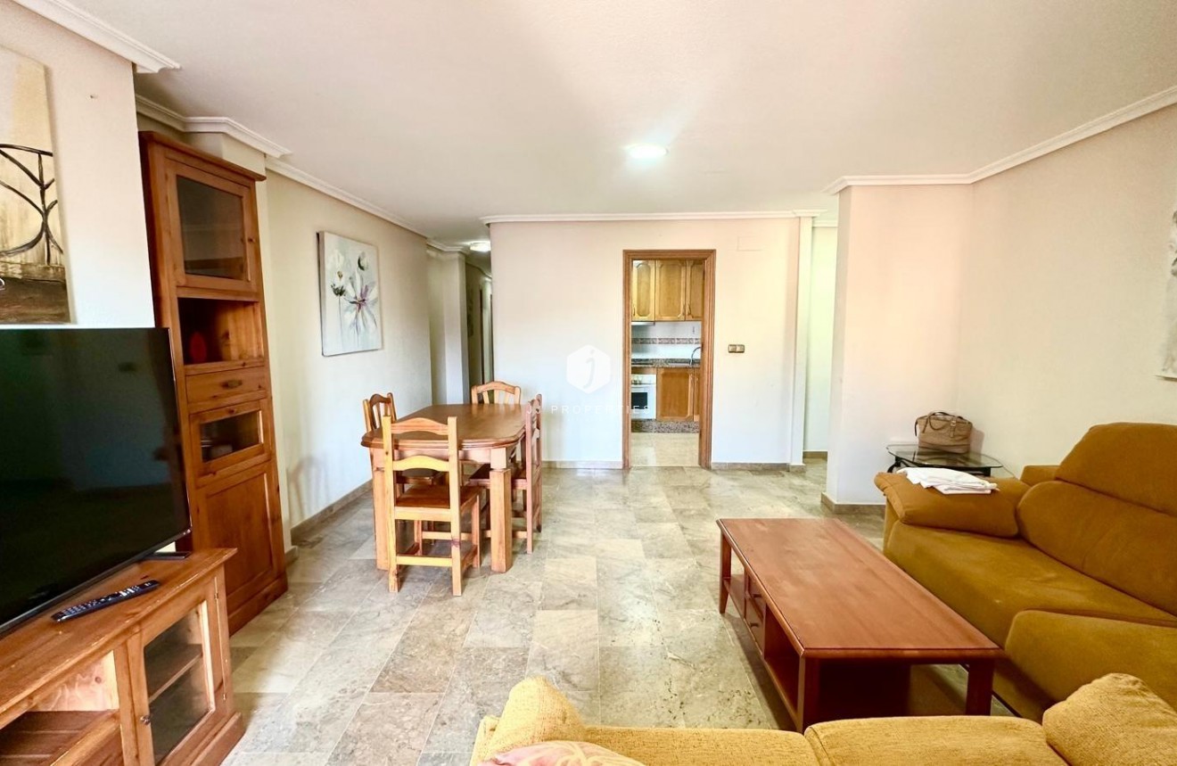 Resale - Apartment / flat -
Torrevieja