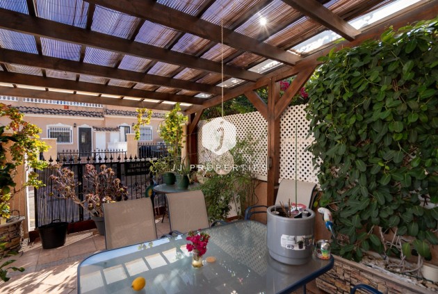 Resale - Chalet -
Orihuela Costa - Los Dolses