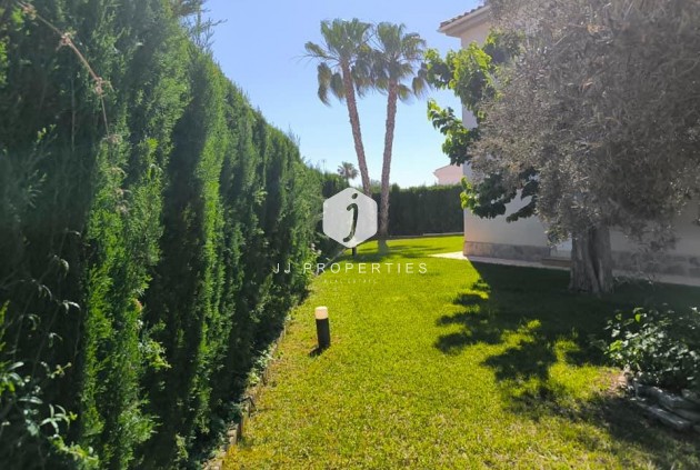 Resale - Villa -
Torrevieja - La siesta