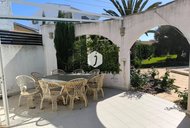 Resale - Villa -
Torrevieja - La siesta