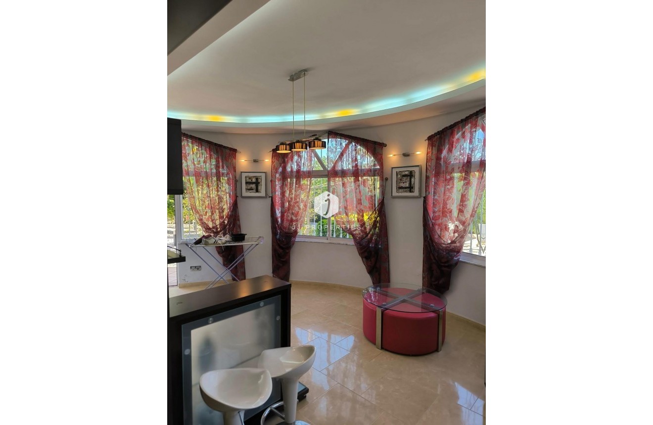 Resale - Villa -
Torrevieja - La siesta