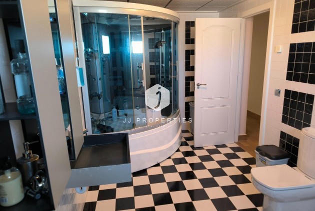 Resale - Villa -
Torrevieja - La siesta