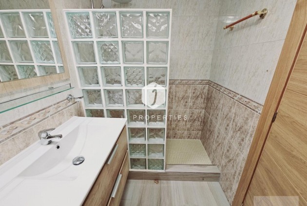 Resale - Villa -
Torrevieja - La Siesta - El Salado - Torreta