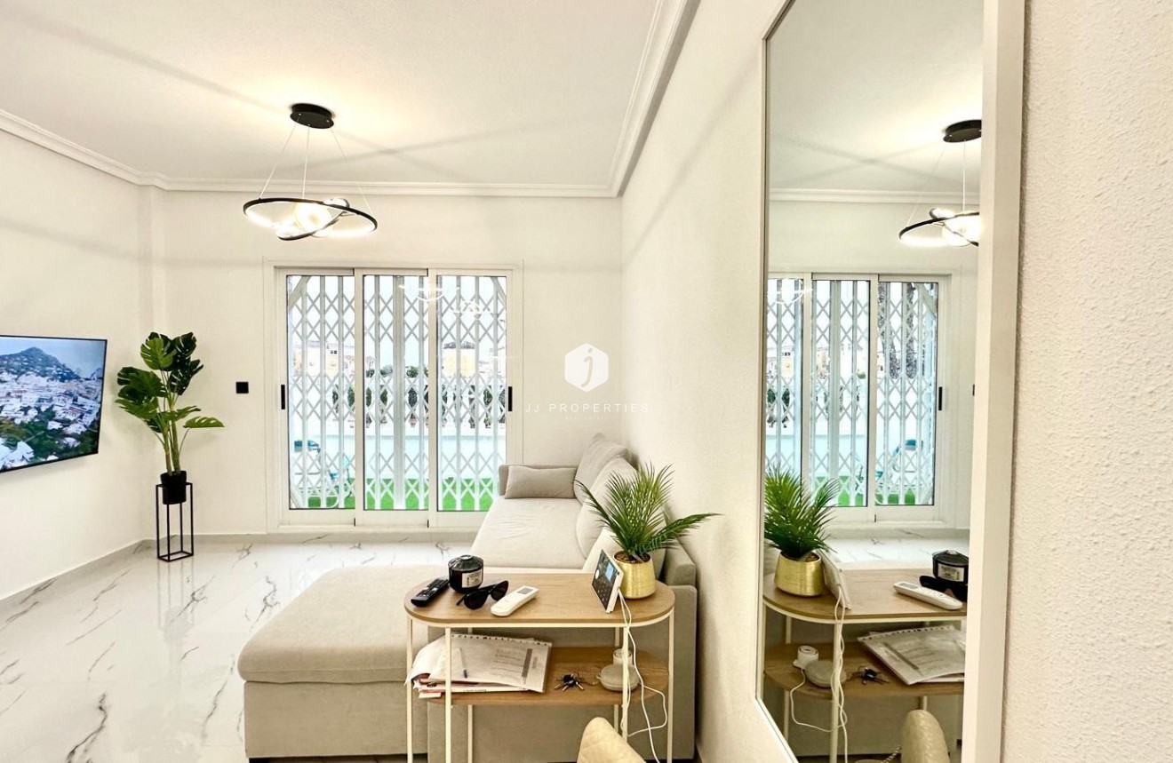 Resale - Bungalow -
Orihuela Costa - Playa Flamenca Norte